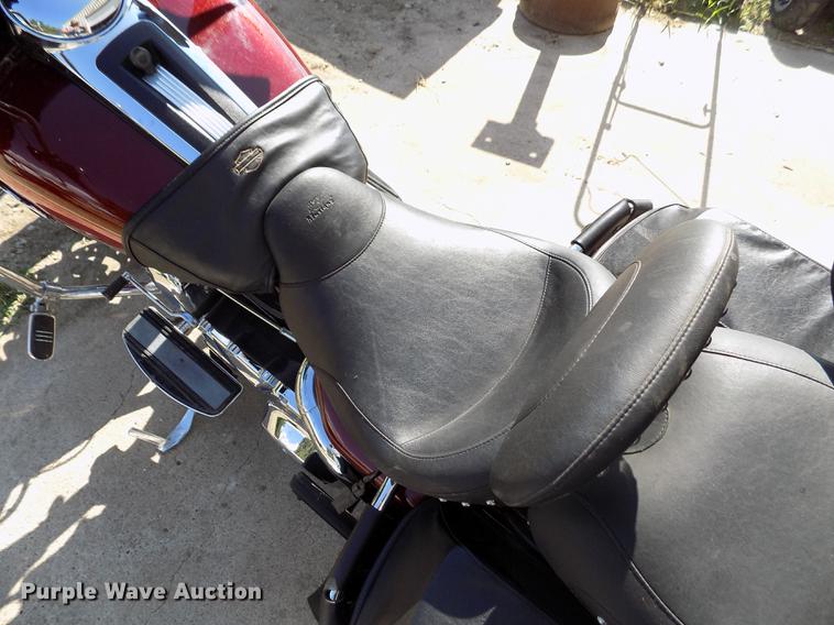 image for item DB9232 2008 Harley Davidson FLHTCU Ultra Classic motorcycle