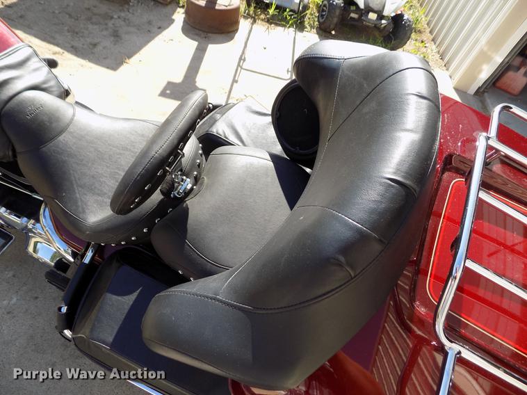 image for item DB9232 2008 Harley Davidson FLHTCU Ultra Classic motorcycle