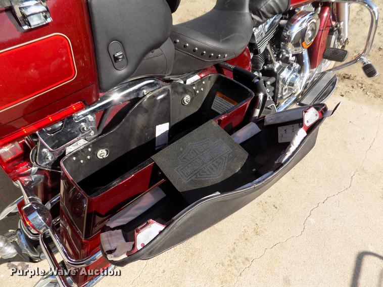 image for item DB9232 2008 Harley Davidson FLHTCU Ultra Classic motorcycle