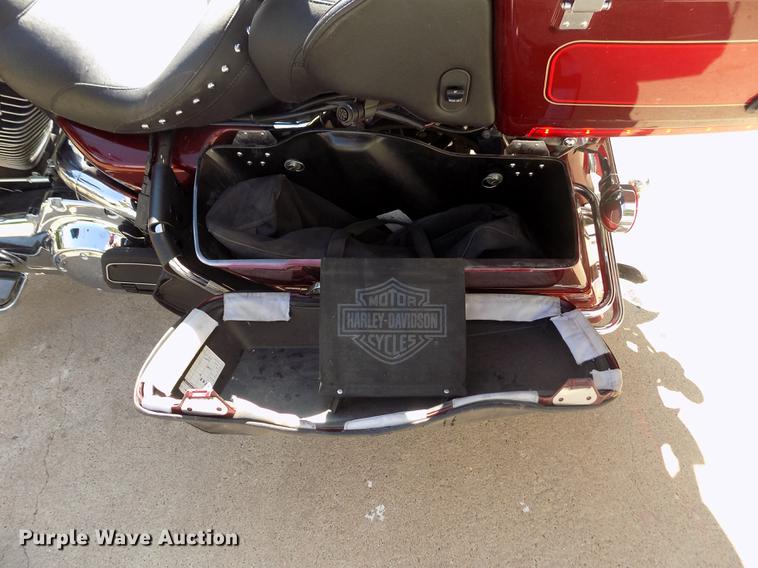 image for item DB9232 2008 Harley Davidson FLHTCU Ultra Classic motorcycle