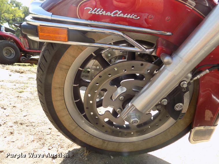 image for item DB9232 2008 Harley Davidson FLHTCU Ultra Classic motorcycle