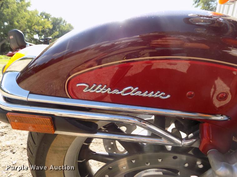 image for item DB9232 2008 Harley Davidson FLHTCU Ultra Classic motorcycle