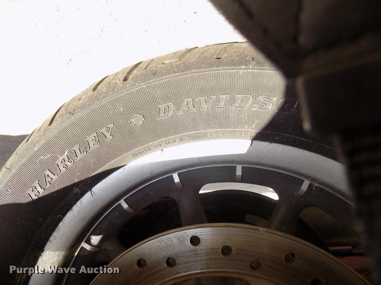 image for item DB9232 2008 Harley Davidson FLHTCU Ultra Classic motorcycle