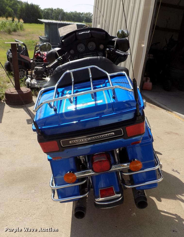 image for item DB9233 2008 Harley Davidson FLHTCU Ultra Classic motorcycle