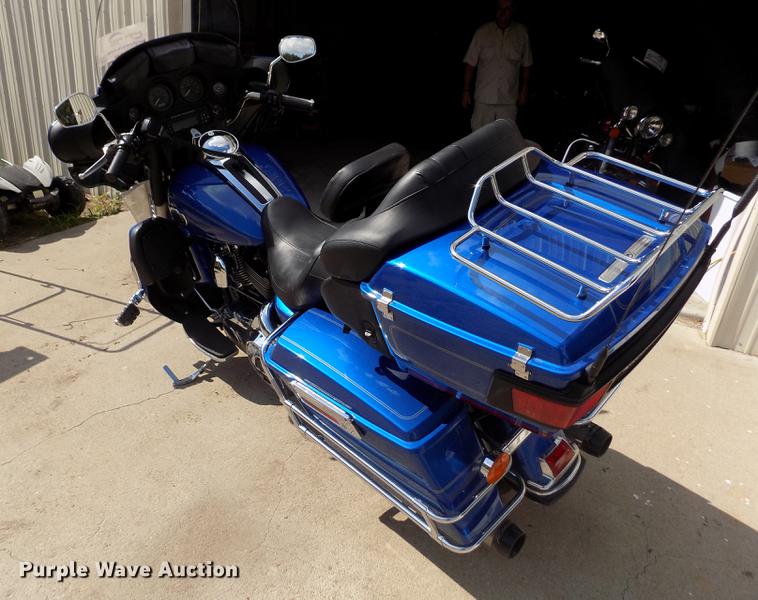 image for item DB9233 2008 Harley Davidson FLHTCU Ultra Classic motorcycle