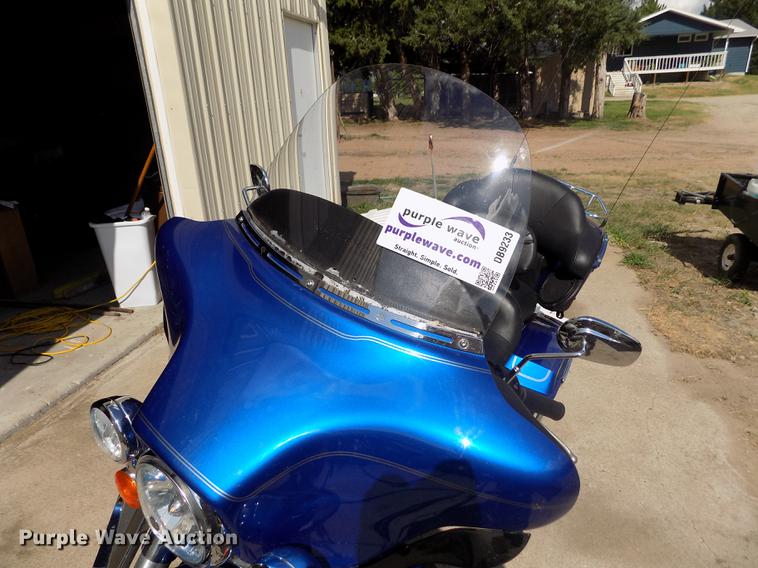 image for item DB9233 2008 Harley Davidson FLHTCU Ultra Classic motorcycle