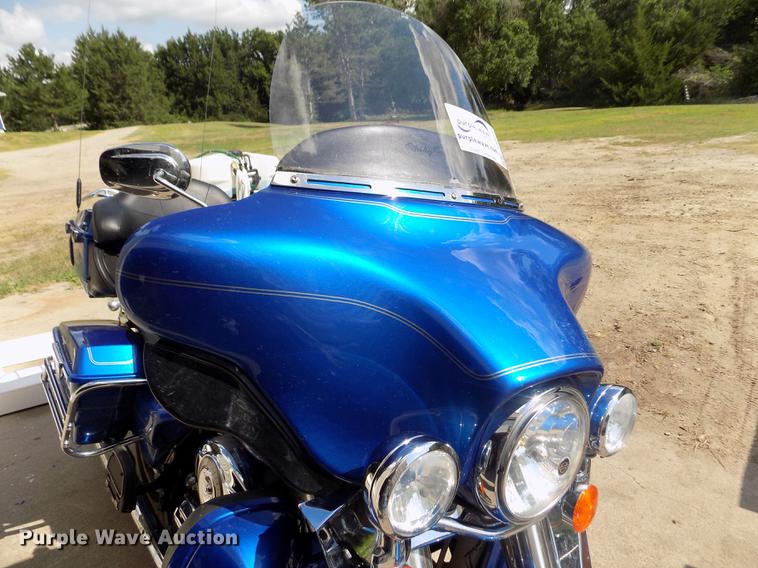 image for item DB9233 2008 Harley Davidson FLHTCU Ultra Classic motorcycle