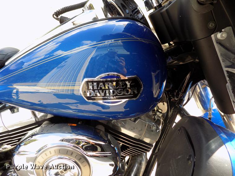 image for item DB9233 2008 Harley Davidson FLHTCU Ultra Classic motorcycle