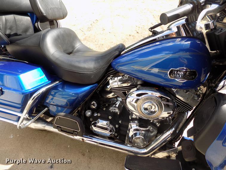 image for item DB9233 2008 Harley Davidson FLHTCU Ultra Classic motorcycle