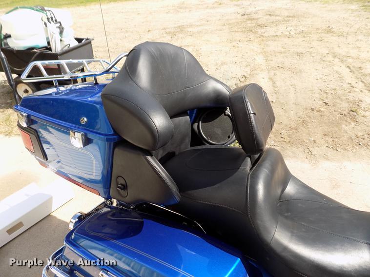 image for item DB9233 2008 Harley Davidson FLHTCU Ultra Classic motorcycle