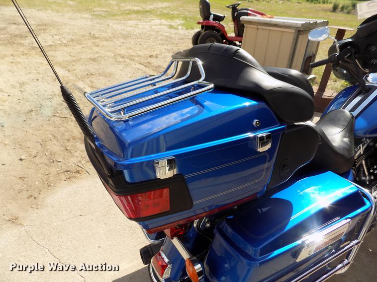 image for item DB9233 2008 Harley Davidson FLHTCU Ultra Classic motorcycle