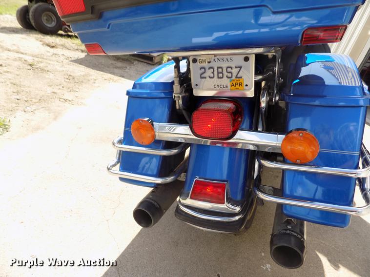 image for item DB9233 2008 Harley Davidson FLHTCU Ultra Classic motorcycle