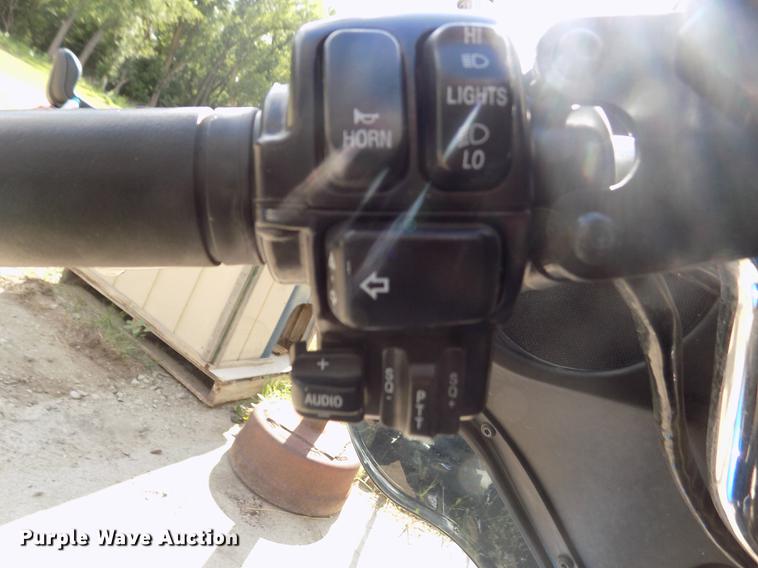 image for item DB9233 2008 Harley Davidson FLHTCU Ultra Classic motorcycle