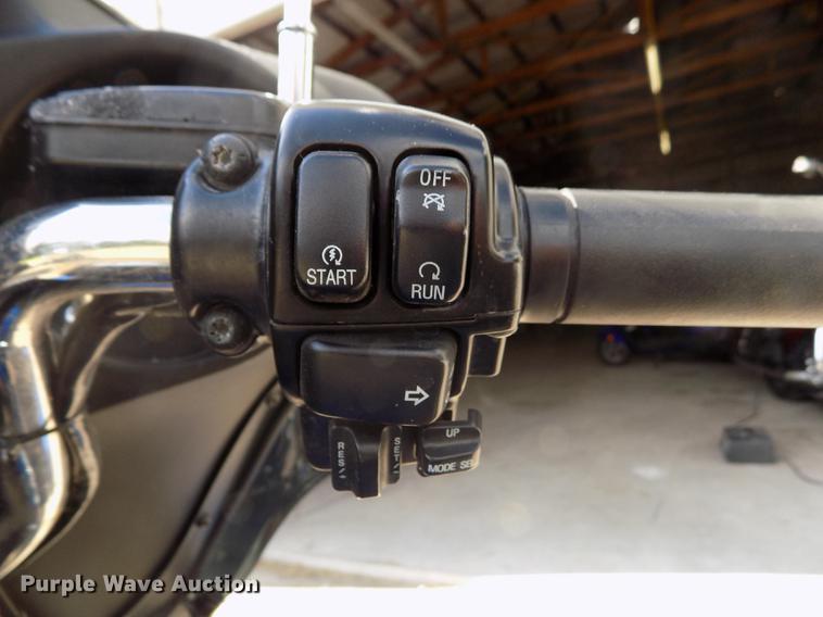 image for item DB9233 2008 Harley Davidson FLHTCU Ultra Classic motorcycle