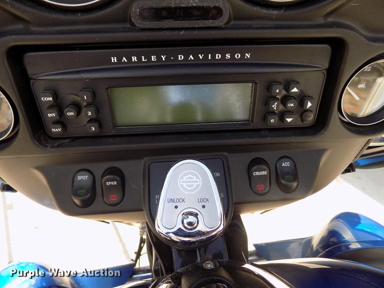 image for item DB9233 2008 Harley Davidson FLHTCU Ultra Classic motorcycle