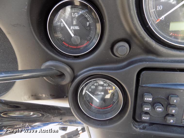 image for item DB9233 2008 Harley Davidson FLHTCU Ultra Classic motorcycle