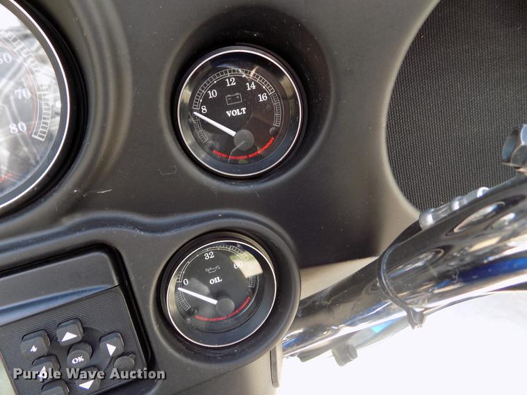 image for item DB9233 2008 Harley Davidson FLHTCU Ultra Classic motorcycle