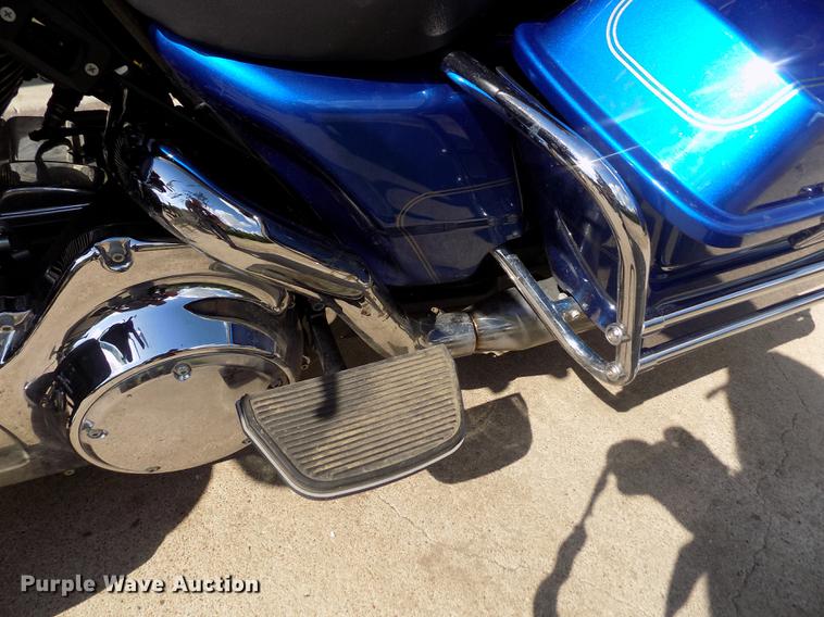 image for item DB9233 2008 Harley Davidson FLHTCU Ultra Classic motorcycle