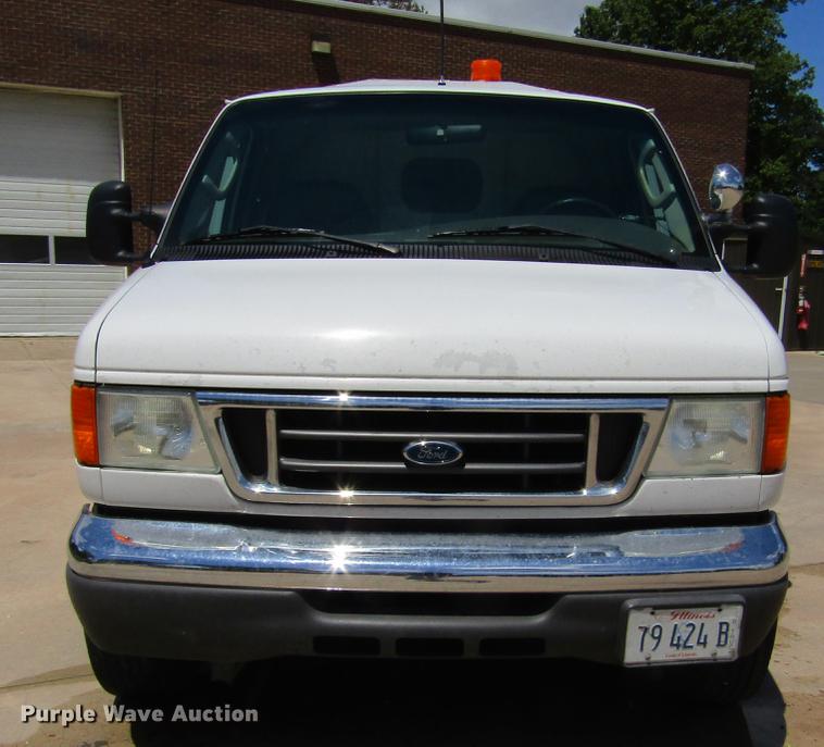 image for item DD2677 2006 Ford E350 Super Duty van
