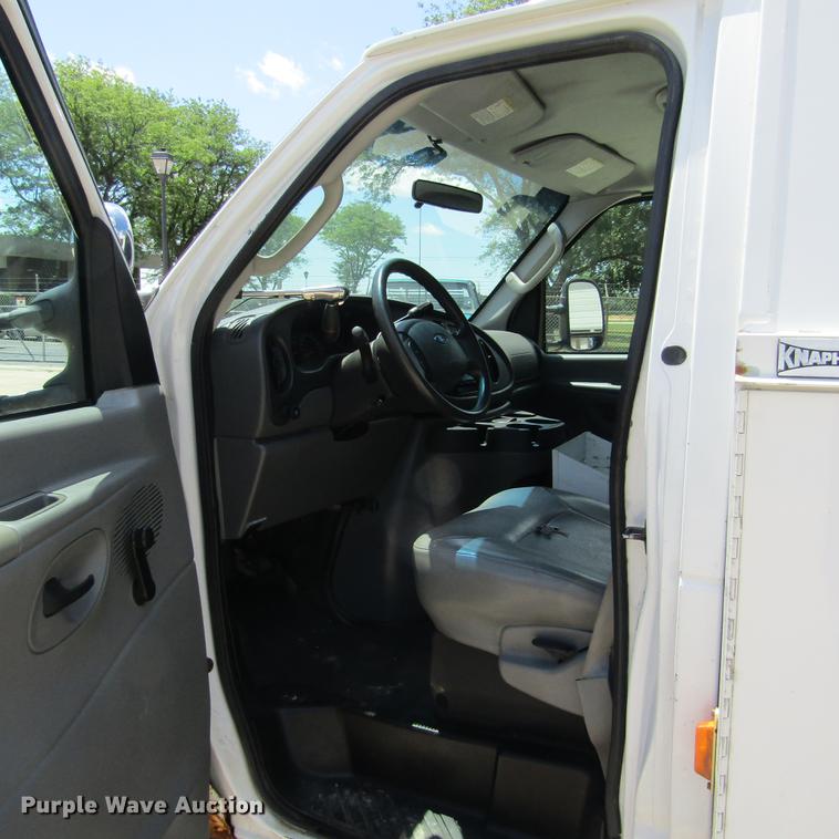 image for item DD2677 2006 Ford E350 Super Duty van