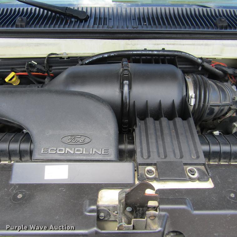 image for item DD2677 2006 Ford E350 Super Duty van