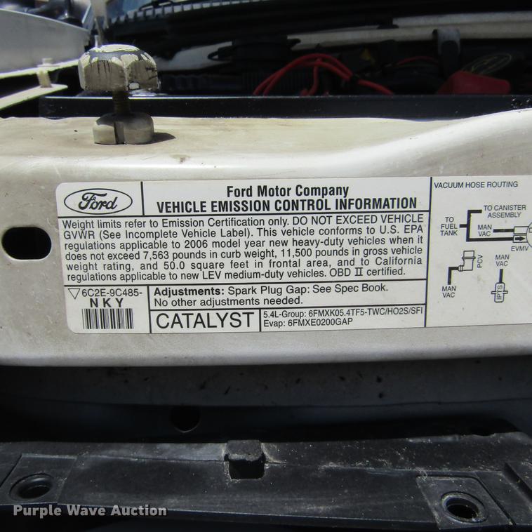 image for item DD2677 2006 Ford E350 Super Duty van