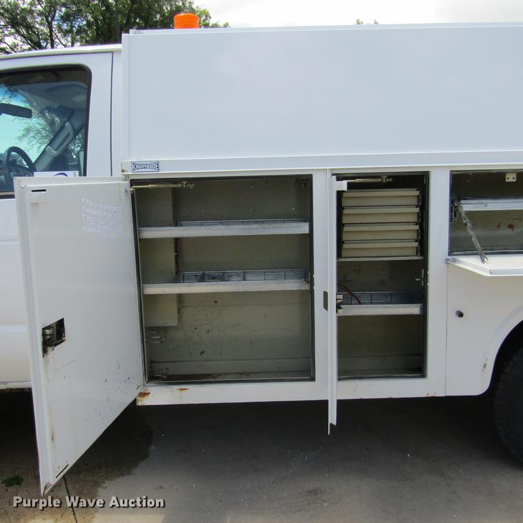 image for item DD2677 2006 Ford E350 Super Duty van