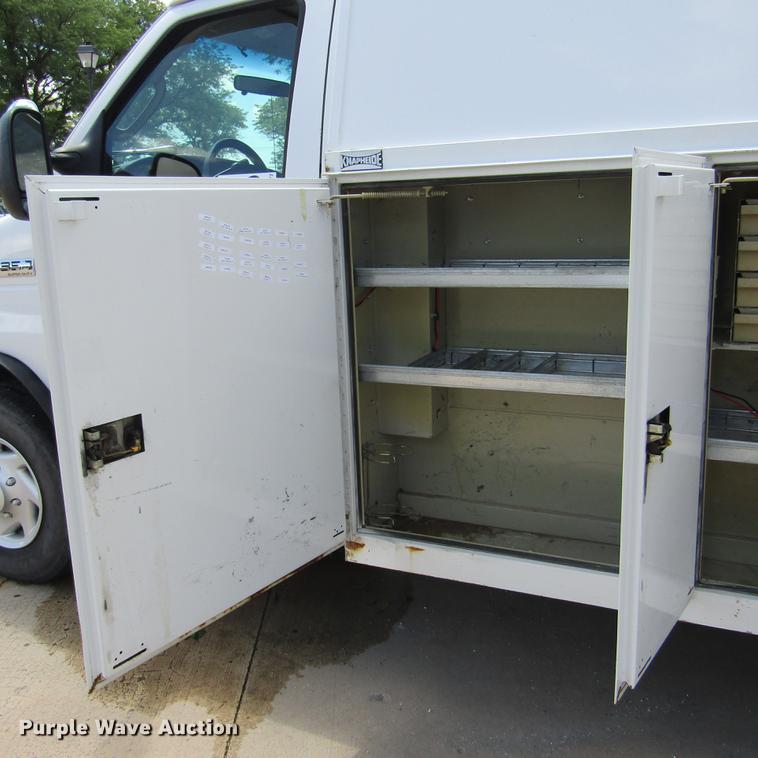 image for item DD2677 2006 Ford E350 Super Duty van