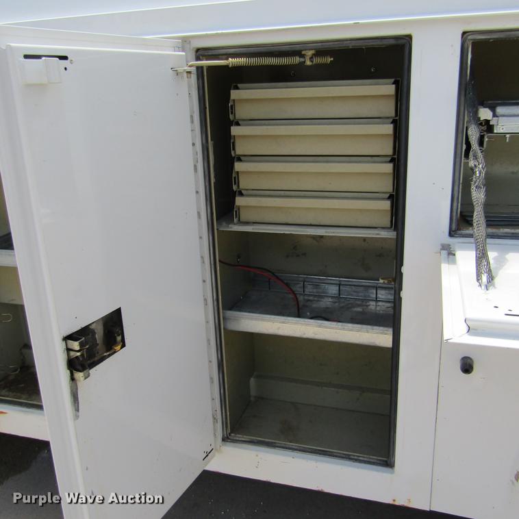 image for item DD2677 2006 Ford E350 Super Duty van