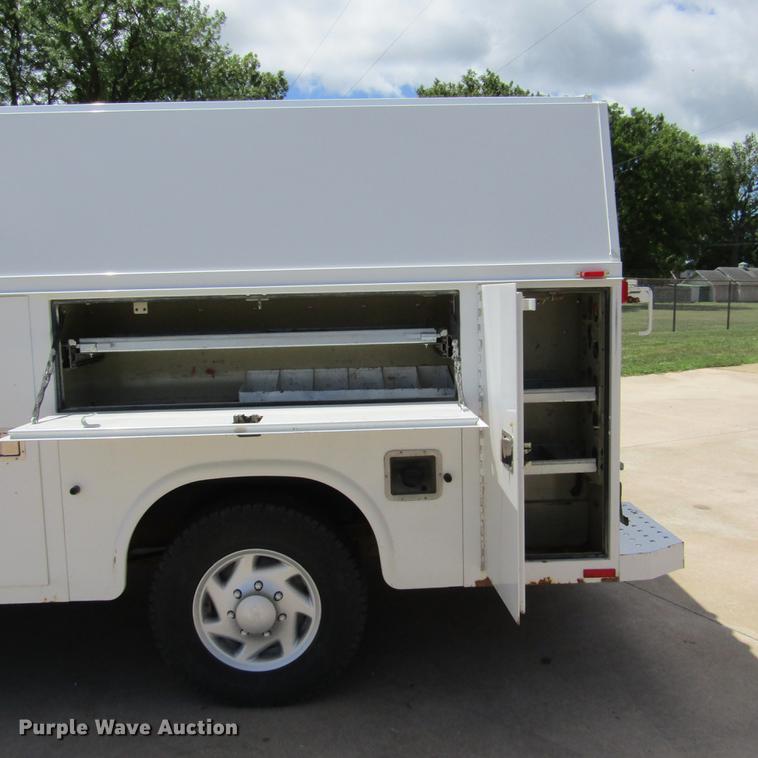 image for item DD2677 2006 Ford E350 Super Duty van