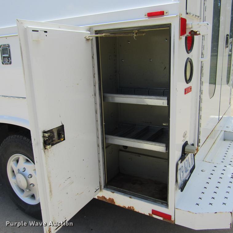 image for item DD2677 2006 Ford E350 Super Duty van