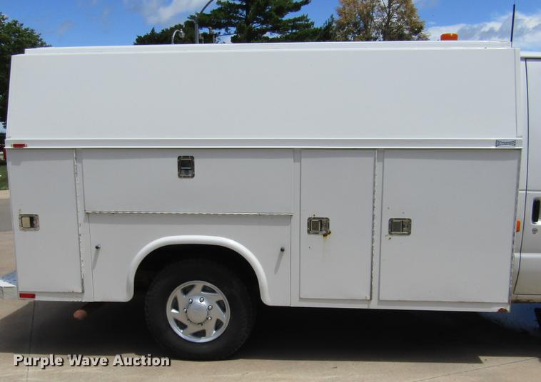 image for item DD2677 2006 Ford E350 Super Duty van