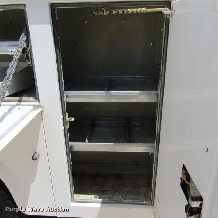 image for item DD2677 2006 Ford E350 Super Duty van