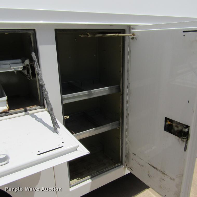 image for item DD2677 2006 Ford E350 Super Duty van