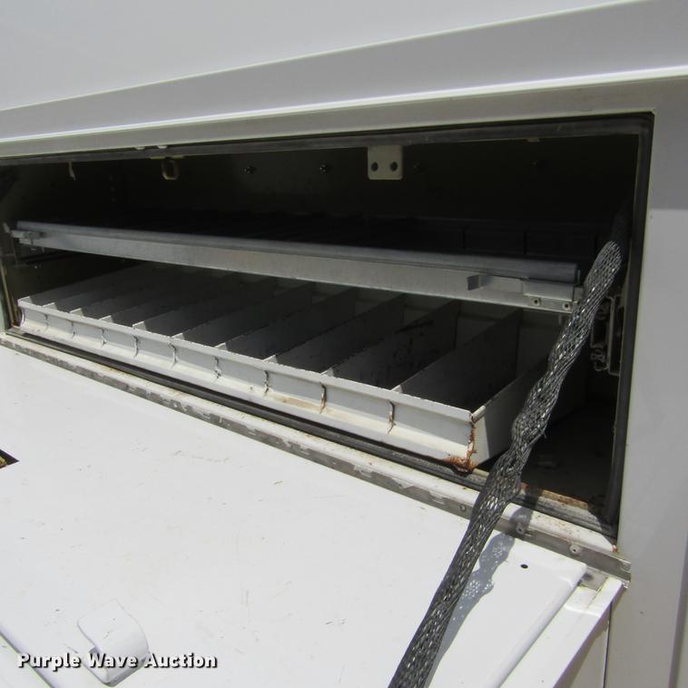 image for item DD2677 2006 Ford E350 Super Duty van