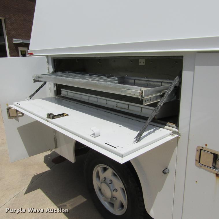 image for item DD2677 2006 Ford E350 Super Duty van