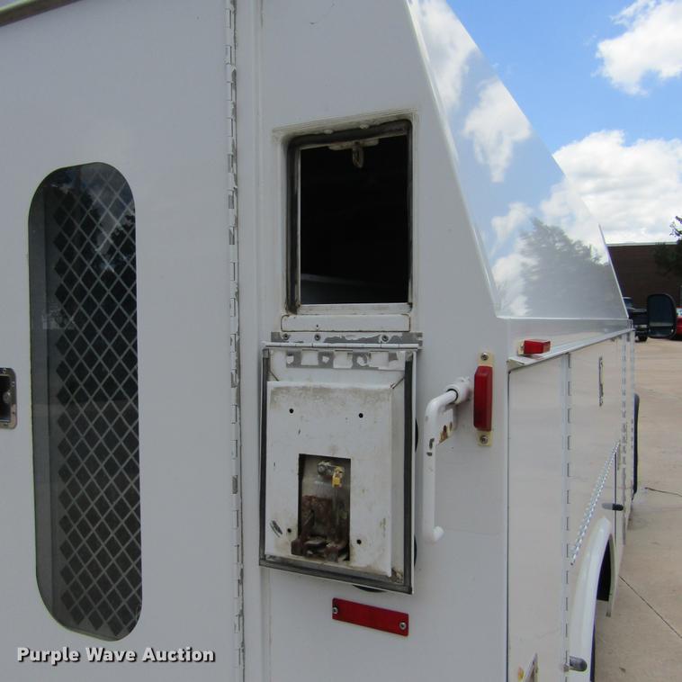 image for item DD2677 2006 Ford E350 Super Duty van