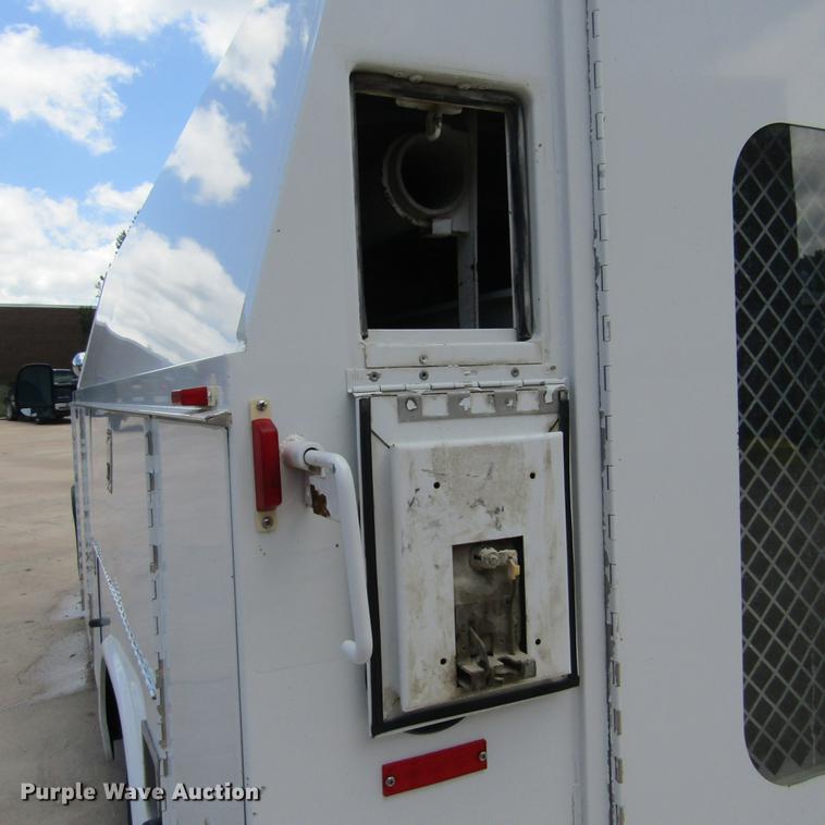 image for item DD2677 2006 Ford E350 Super Duty van