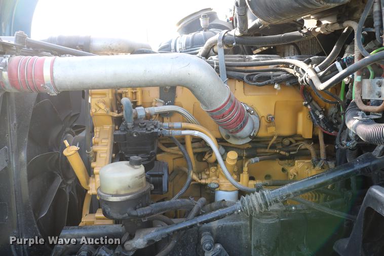 image for item DD4256 2006 Peterbilt 387 semi truck