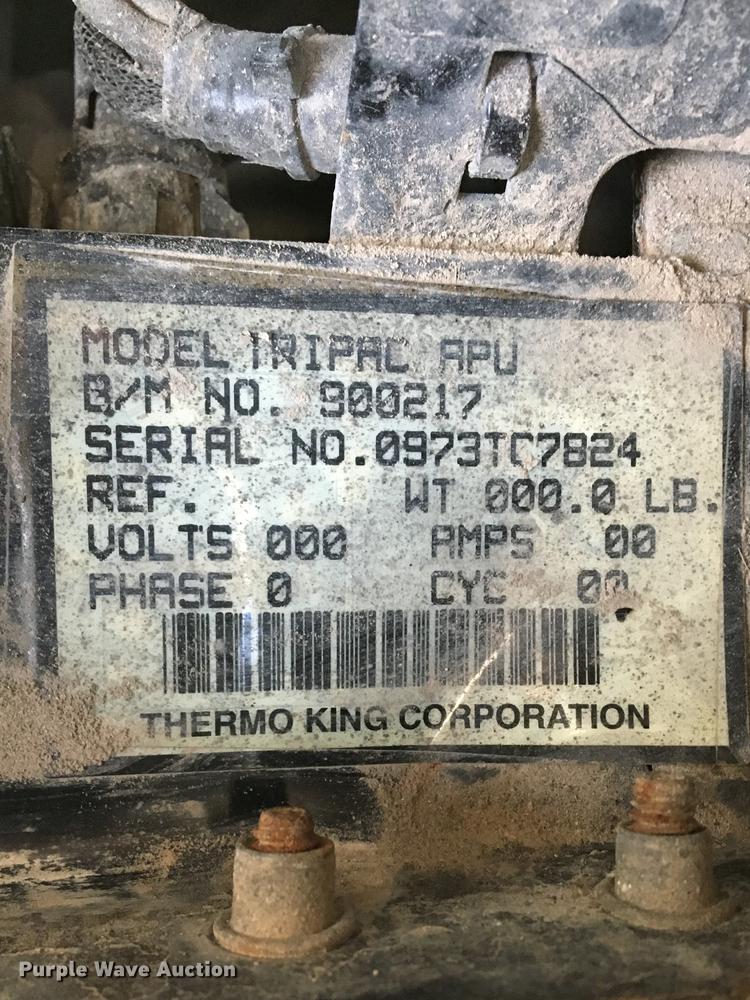 image for item DD4256 2006 Peterbilt 387 semi truck