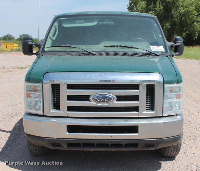 image for item DD5261 2010 Ford E350 Super Duty van