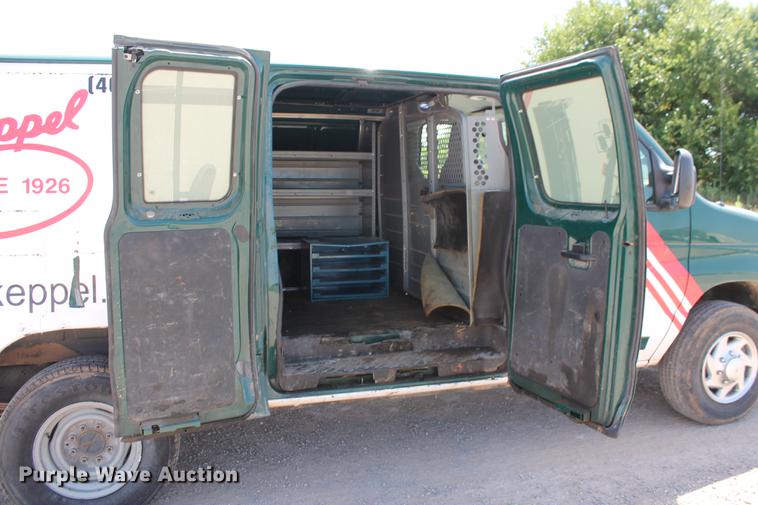 image for item DD5261 2010 Ford E350 Super Duty van