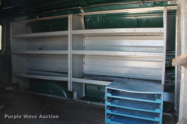 image for item DD5261 2010 Ford E350 Super Duty van