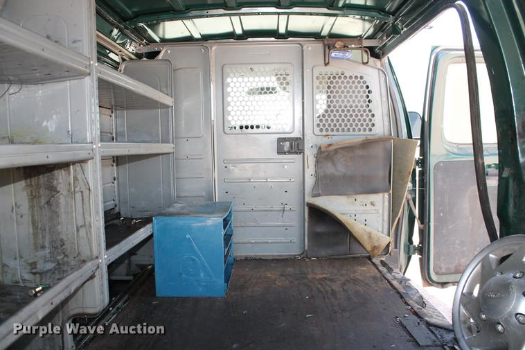 image for item DD5261 2010 Ford E350 Super Duty van