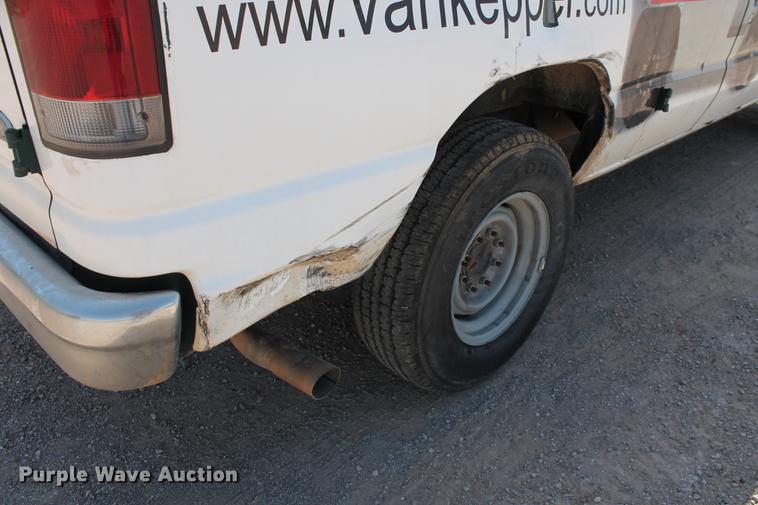 image for item DD5261 2010 Ford E350 Super Duty van