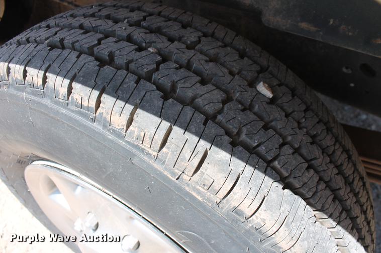 image for item DD5261 2010 Ford E350 Super Duty van