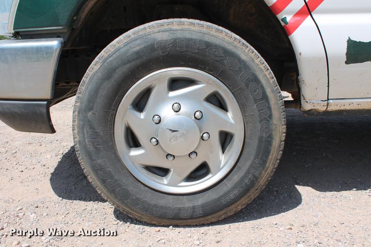 image for item DD5261 2010 Ford E350 Super Duty van