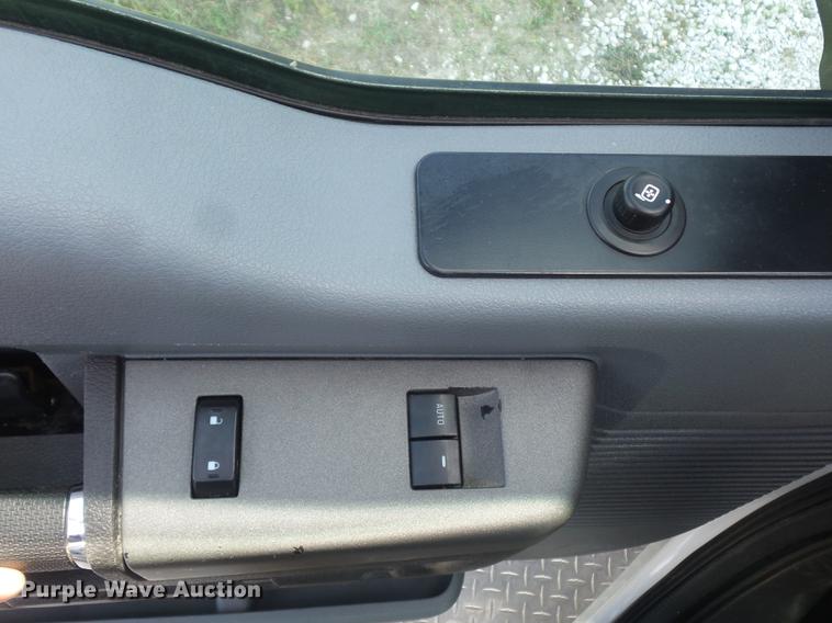 image for item DD7244 2011 Ford F450 Super Duty XLT truck cab and chassis