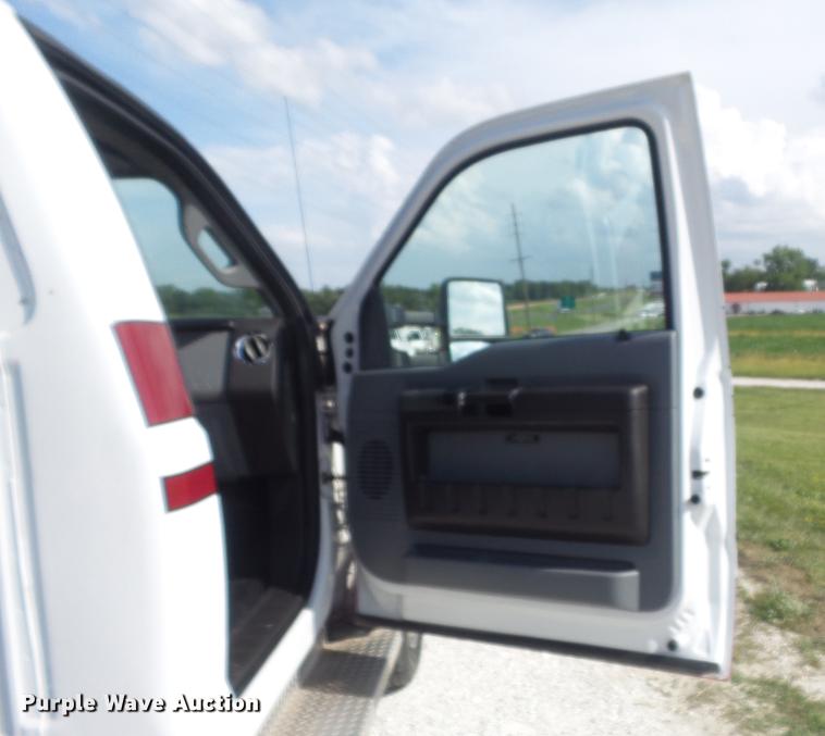 image for item DD7244 2011 Ford F450 Super Duty XLT truck cab and chassis