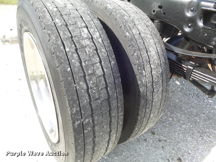 image for item DD7244 2011 Ford F450 Super Duty XLT truck cab and chassis